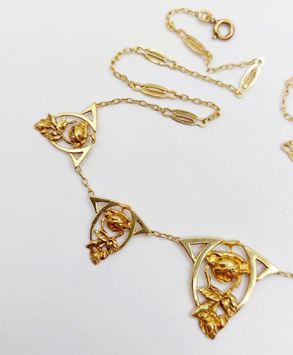 Collier Collier Art nouveau filigrané en or 18k à motifs floraux, vers 1920 58 Facettes A07908