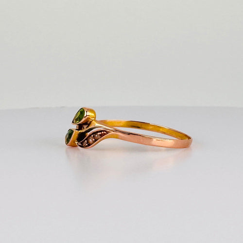Bague 56 Bague en or rose 18k, péridots taille poire et perles 58 Facettes 2609002