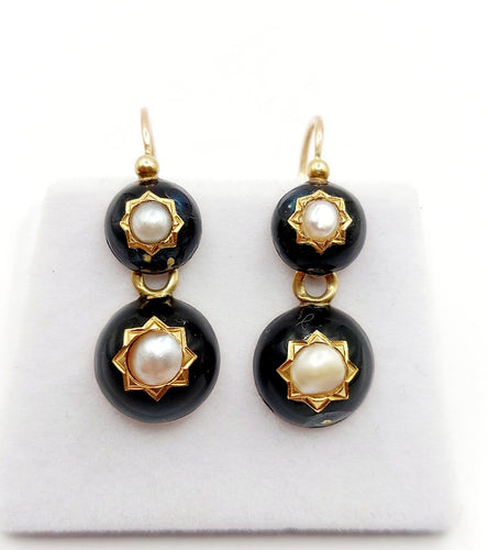 Boucles d'oreilles Boucles d’oreilles dormeuses victoriennes en or 18k, perles et émail noir (vers 1890) 58 Facettes A07912