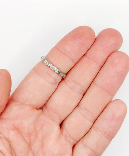 Bague 55.5 Alliance américaine en or blanc 18k avec diamants, vers 1960 58 Facettes A07918