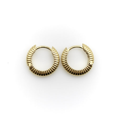 Boucles d'oreilles Créoles vintage côtelées en or 14k 58 Facettes 11234