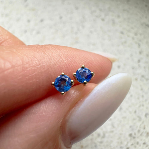 Boucles d'oreilles Boucle d’oreille unique Tulipe en or 18k avec saphir bleu 58 Facettes GER1335BL_20261008