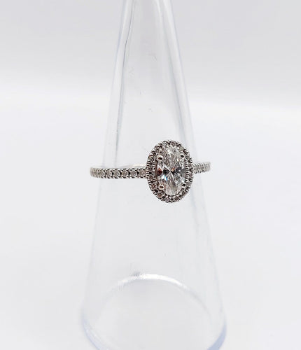 Bague 49.5 Bague solitaire vintage en or blanc 18k, diamant ovale 0,42 ct, certificat GIA 58 Facettes A07773
