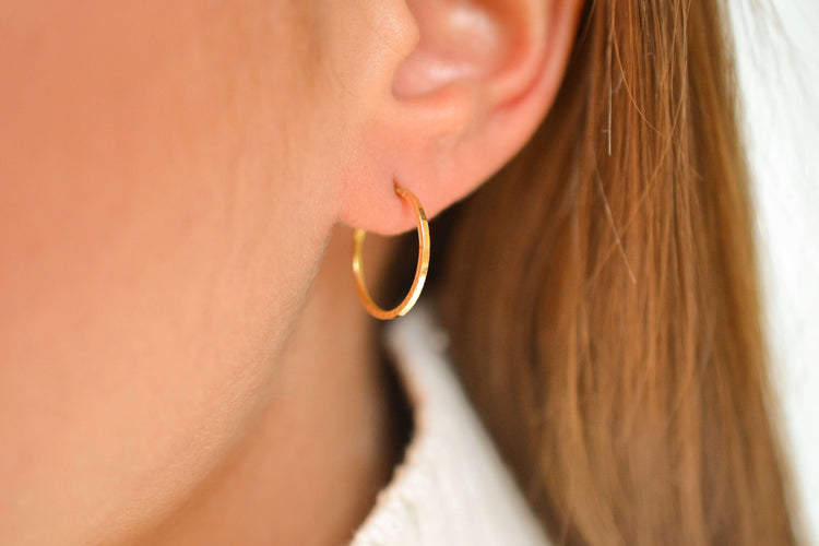 Boucles d'oreilles Créoles en or jaune 18 carats à double motif 58 Facettes 4248