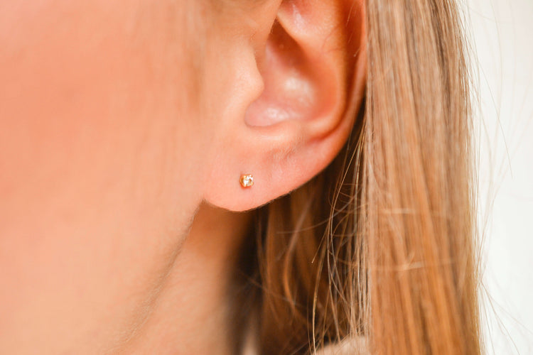 Boucles d'oreilles Puces d’oreilles en diamants taille brillant, or jaune 18k 58 Facettes 4227B