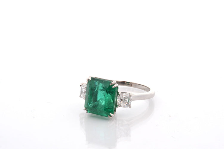 Bague 53 Bague émeraude 5,84 ct et diamants en platine 58 Facettes 27217-27357-27248-27249