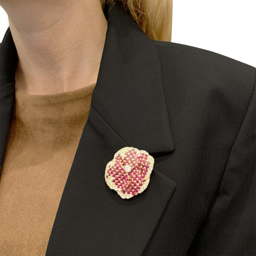 Broche Broche « Pensée » en or jaune 750/000, rubis et diamants 58 Facettes 35980