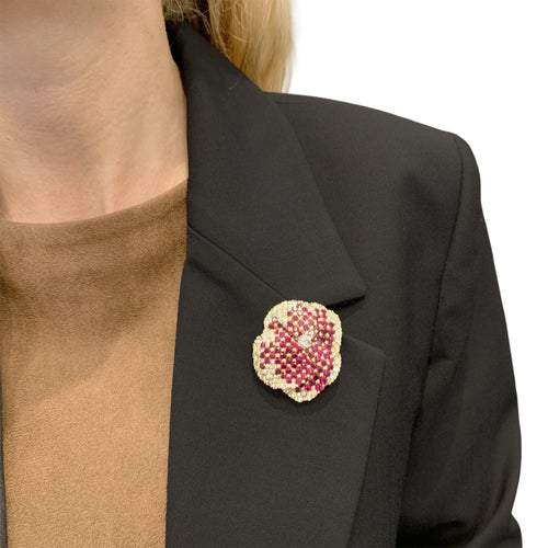 Broche Broche « Pensée » en or jaune 750/000, rubis et diamants 58 Facettes 35980