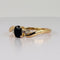 Bague 56 Bague en or jaune 14 carats, saphir bleu ovale et diamants 58 Facettes 2609001