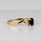 Bague 56 Bague en or jaune 14 carats, saphir bleu ovale et diamants 58 Facettes 2609001