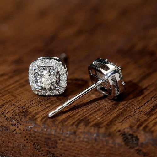 Boucles d'oreilles Embrace - Puces halo en or blanc 18k, diamants taille coussin, 0,50 ct 58 Facettes GER1353WG_20261009