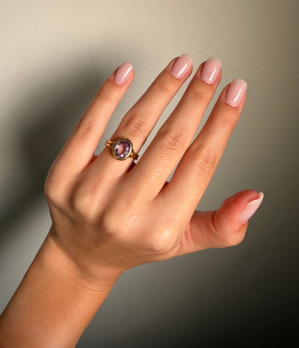 Bague 49 Bague ancienne en or jaune 18 carats et améthyste, début du XXe siècle 58 Facettes bague améthyste