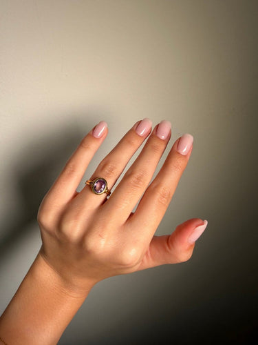 Bague 49 Bague ancienne en or jaune 18 carats et améthyste, début du XXe siècle 58 Facettes bague améthyste