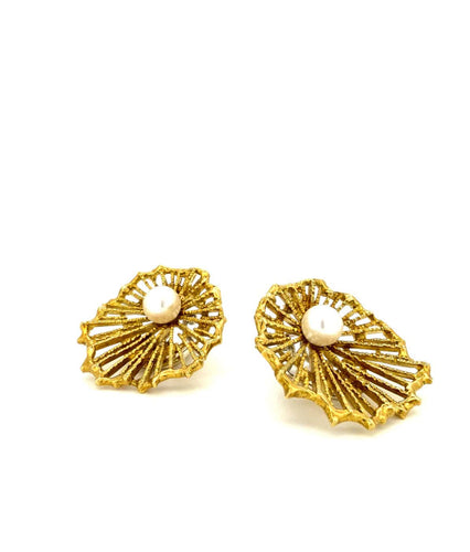 Boucles d'oreilles Boucles d’oreilles en or jaune 18 carats et perles, fin du XXe siècle 58 Facettes boucleoreilles-perle