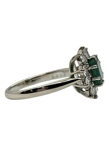 Bague 50 Bague en or blanc 18k, émeraude 1,10 ct et diamants 0,80 ct 58 Facettes 2365