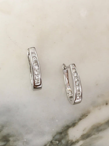 Boucles d'oreilles Boucles d’oreilles en or blanc 18k avec diamants taille princesse 58 Facettes 304