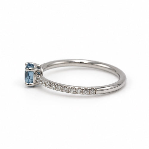 Bague 52.5 Bague en or blanc 750 avec aigue-marine et diamants 58 Facettes 260256R