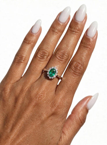 Bague 54 Bague en or blanc 18k avec émeraude et diamants 58 Facettes AN-001
