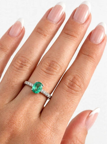 Bague 54 Bague solitaire en or blanc 18k avec émeraude et diamants 58 Facettes AN-003