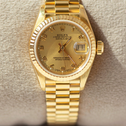 Montre Rolex Lady-Datejust - Montre en or jaune 18 carats, 26 mm 58 Facettes 2555