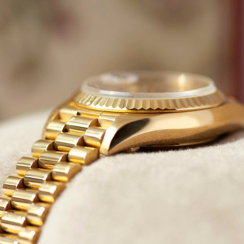 Montre Rolex Lady-Datejust - Montre en or jaune 18 carats, 26 mm 58 Facettes 2555