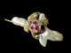 Pendentif Pieper - Pendentif et épingle grenouille en or jaune 18 carats, perle baroque et pierres précieuses 58 Facettes pendentif 230913