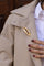Broche Broche feuille vintage en or jaune, saphirs et diamants 58 Facettes