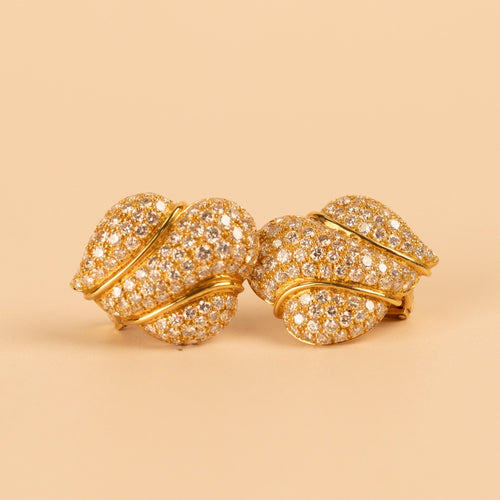 Boucles d'oreilles Boucles d’oreilles rétro en or jaune 18k, feuille pavée de diamants 58 Facettes