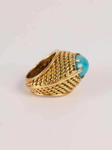 Bague 46 Bague dôme en or jaune 750‰, turquoise cabochon, années 1960-1970 58 Facettes
