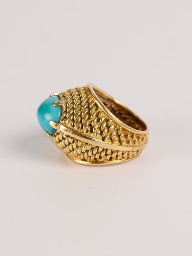 Bague 46 Bague dôme en or jaune 750‰, turquoise cabochon, années 1960-1970 58 Facettes