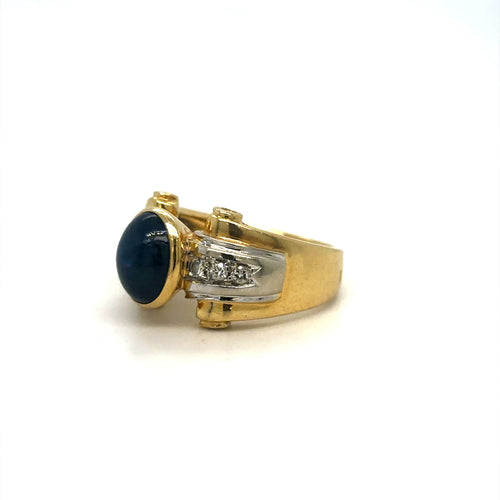 Bague 59 Bague jonc en or jaune et or blanc, important cabochon de saphir et diamants 58 Facettes