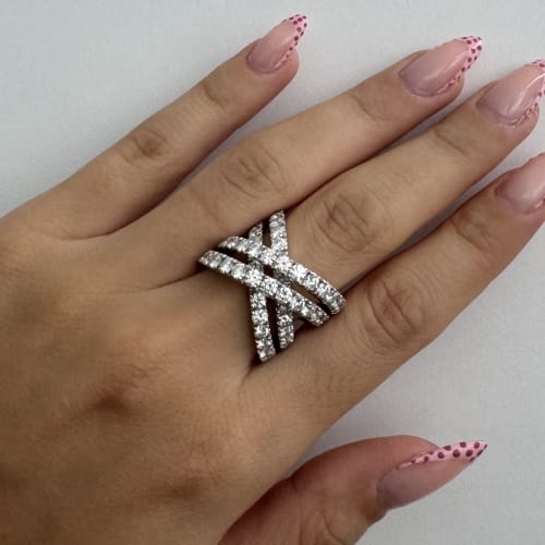 Bague 56 Bague croisée en or blanc 18 ct avec diamants 58 Facettes 40592
