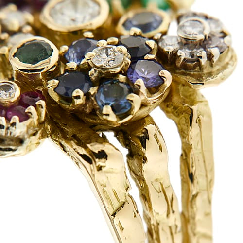 Bague 60 Bague à fleurs en or jaune 18k, rubis, saphirs, émeraudes et diamants 58 Facettes 35999