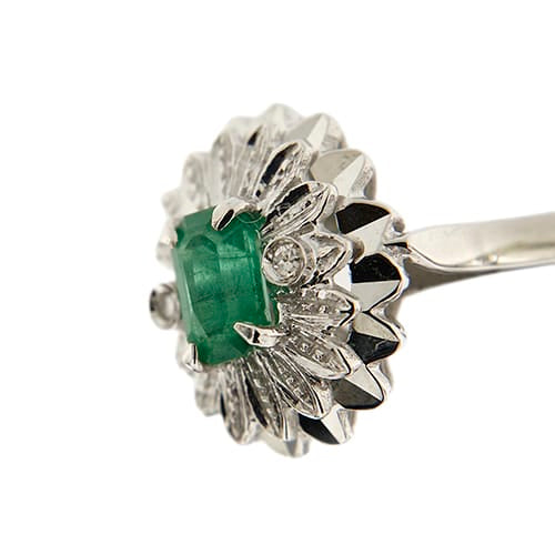 Bague 53 Bague fleur en or blanc 18 kt, émeraude et diamants 58 Facettes 40468