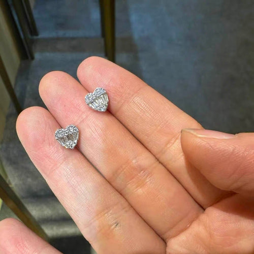 Boucles d'oreilles Heart to Have - Boucles d’oreilles puces en or blanc 18k avec diamants 58 Facettes GER1030WG_20261012