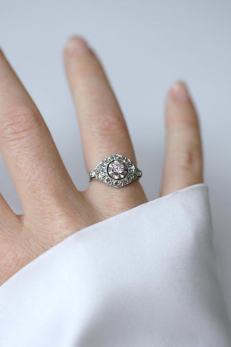 Bague 49 Bague dôme Art déco en or blanc et platine avec diamants 58 Facettes
