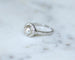 Bague 59 Bague cible Art déco, or blanc 18 kt, platine, perle mabé et diamants 58 Facettes
