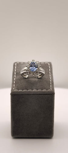 Bague 49 Bague en or blanc 18 carats avec saphir de Ceylan et 10 diamants 58 Facettes Valuor Modèle-007