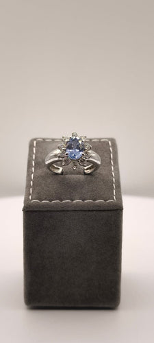 Bague 49 Bague en or blanc 18 carats avec saphir de Ceylan et 10 diamants 58 Facettes Valuor Modèle-007
