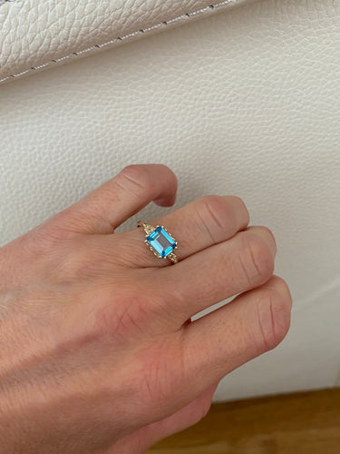 Bague 53 Bague en or jaune 14 carats, topaze bleue et diamants 58 Facettes ring