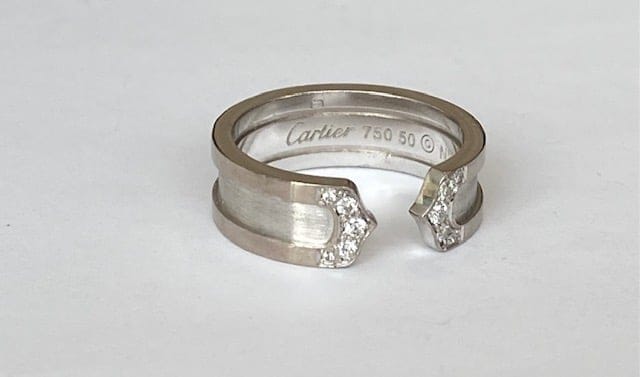 Bague 50 Cartier - Bague C vintage en or blanc 18k avec diamants 58 Facettes ring