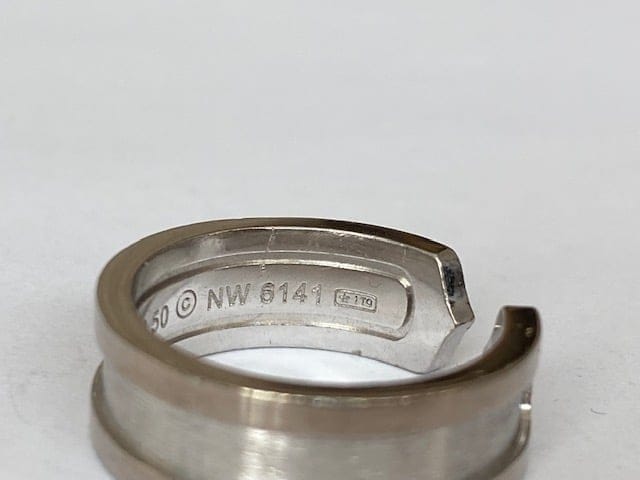 Bague 50 Cartier - Bague C vintage en or blanc 18k avec diamants 58 Facettes ring