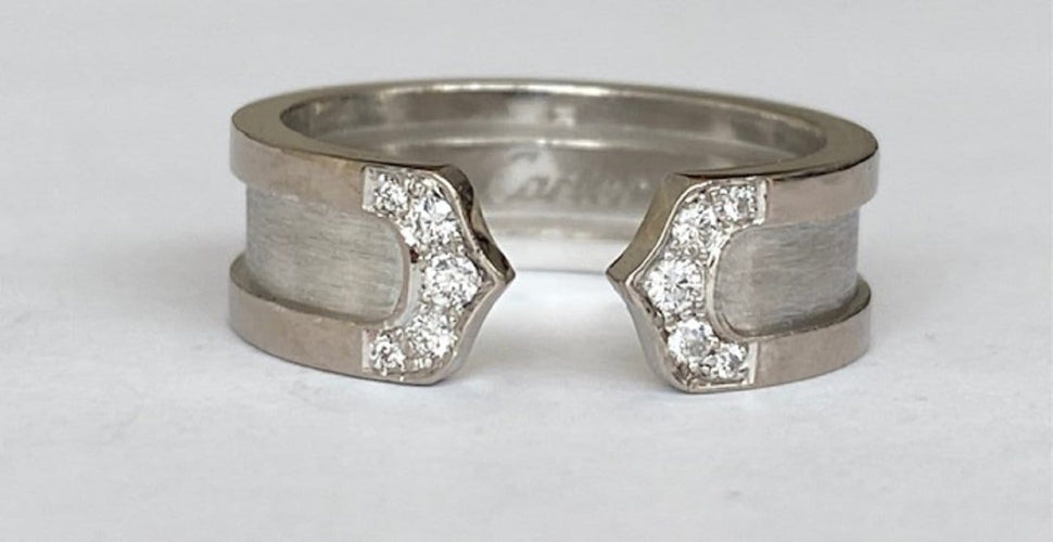 Bague 50 Cartier - Bague C vintage en or blanc 18k avec diamants 58 Facettes ring