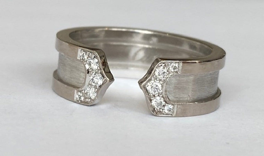 Bague 50 Cartier - Bague C vintage en or blanc 18k avec diamants 58 Facettes ring