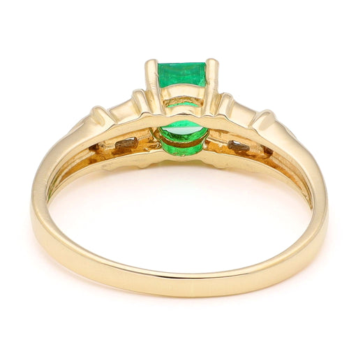 Bague 52.5 Bague émeraude et diamants en or 18k 58 Facettes 869630B645A24639BA9939DEA4BE5355