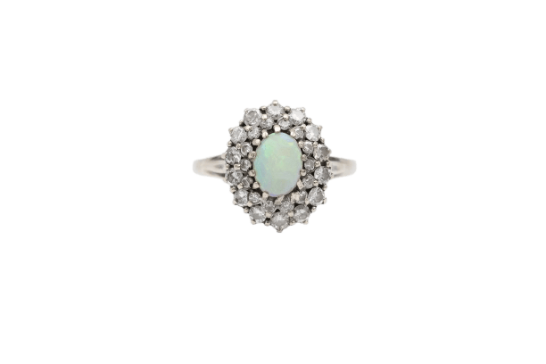 Bague 58 Bague vintage en or blanc 18 carats avec opale et diamants 58 Facettes 13658