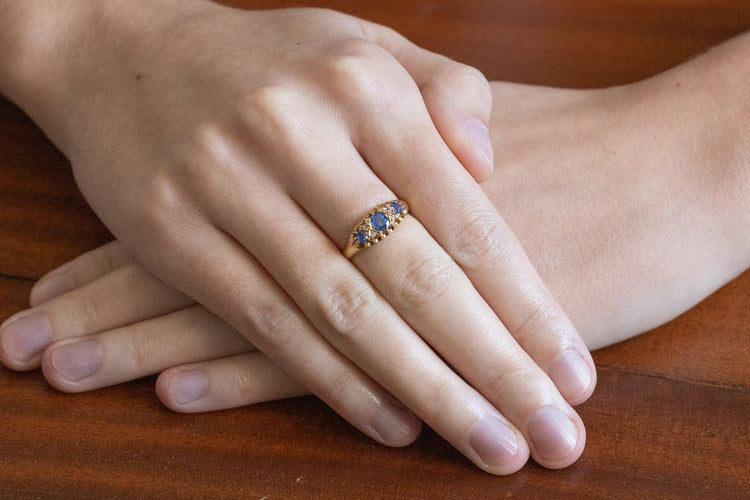 Bague 55.5 Bague de style édouardien en or jaune 18 carats, saphirs et diamants 58 Facettes 13656