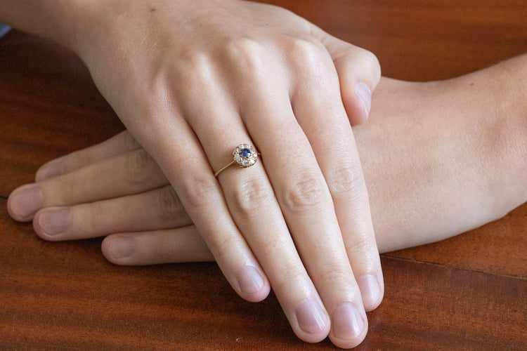 Bague 53 Bague en or jaune avec saphir et diamants taille ancienne 58 Facettes 13655