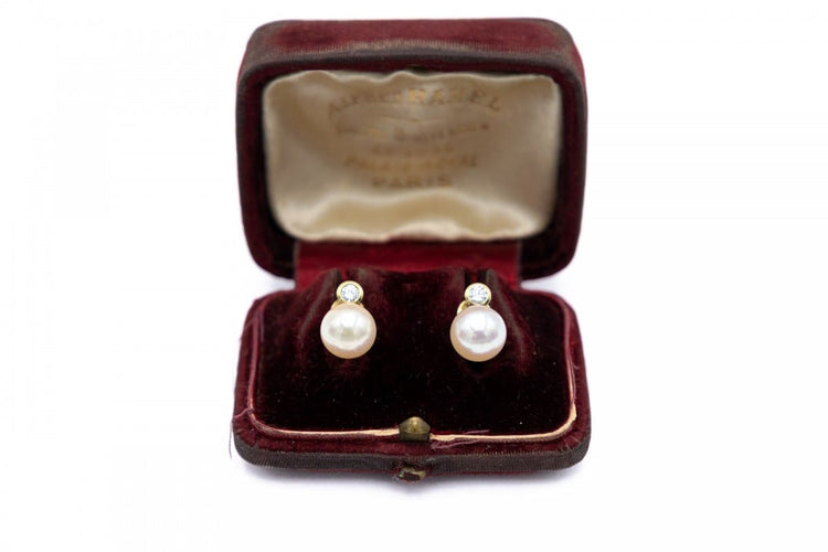 Boucles d'oreilles Boucles d'oreilles en or jaune 14 carats avec perles et diamants 58 Facettes 13579