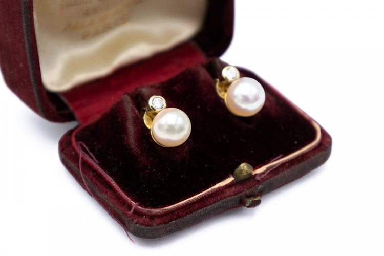 Boucles d'oreilles Boucles d'oreilles en or jaune 14 carats avec perles et diamants 58 Facettes 13579